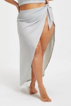 GOOD AMERICAN SPARKLE TIE SARONG | SILVER001
