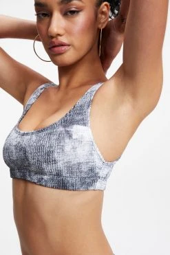 GOOD AMERICAN Bikini Tops ALWAYS FITS SCOOP TOP | GREY TIE DYE002