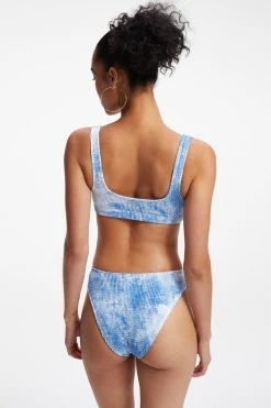 GOOD AMERICAN ALWAYS FITS SCOOP TOP | INDIGO TIE DYE002