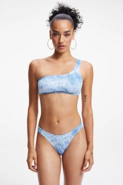 GOOD AMERICAN ALWAYS FITS HOT SHOULDER TOP | INDIGO TIE DYE002 Bikini Tops