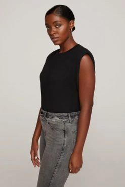 GOOD AMERICAN STRONG SHOULDER TANK | BLACK001