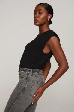 GOOD AMERICAN STRONG SHOULDER TANK | BLACK001