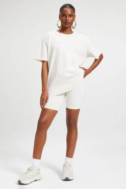 GOOD AMERICAN Tees & Tops ESSENTIAL BOYFRIEND CREW TEE | BONE001