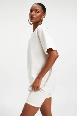 GOOD AMERICAN Tees & Tops ESSENTIAL BOYFRIEND CREW TEE | BONE001