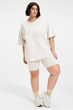 GOOD AMERICAN Tees & Tops ESSENTIAL BOYFRIEND CREW TEE | BONE001