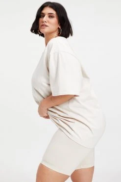 GOOD AMERICAN Tees & Tops ESSENTIAL BOYFRIEND CREW TEE | BONE001