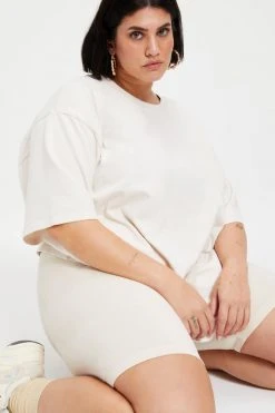 GOOD AMERICAN Tees & Tops ESSENTIAL BOYFRIEND CREW TEE | BONE001