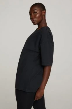 GOOD AMERICAN Terry Essentials ESSENTIAL OVERSIZE TEE | BLACK001