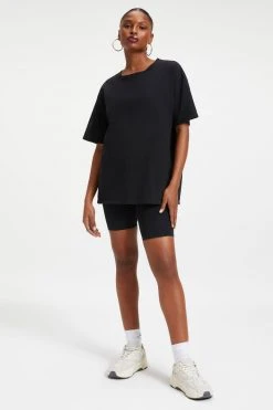 GOOD AMERICAN ESSENTIAL BOYFRIEND CREW TEE | BLACK001