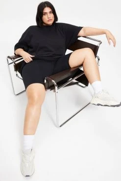 GOOD AMERICAN ESSENTIAL BOYFRIEND CREW TEE | BLACK001