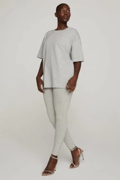 GOOD AMERICAN ESSENTIAL BOYFRIEND CREW TEE | HEATHER GREY001 Tees & Tops