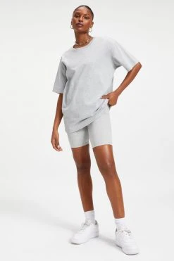 GOOD AMERICAN ESSENTIAL BOYFRIEND CREW TEE | HEATHER GREY001 Tees & Tops