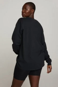GOOD AMERICAN Tees & Tops ESSENTIAL LONG SLEEVE CREW TEE | BLACK001