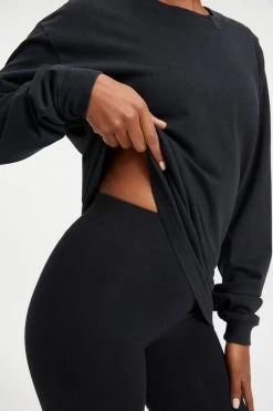 GOOD AMERICAN Tees & Tops ESSENTIAL LONG SLEEVE CREW TEE | BLACK001