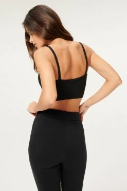 GOOD AMERICAN ESSENTIAL STRAPPY CROP TANK | BLACK001