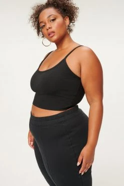 GOOD AMERICAN ESSENTIAL STRAPPY CROP TANK | BLACK001