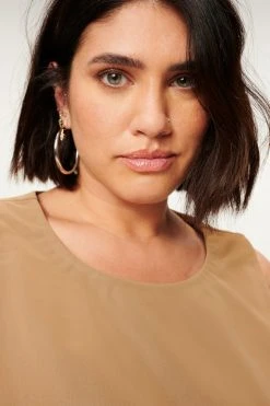 GOOD AMERICAN BETTER THAN LEATHER CROP TOP | WARM CARAMEL003