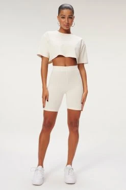 GOOD AMERICAN ESSENTIAL CROPPED BOXY TEE | BONE001 Tees & Tops