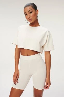 GOOD AMERICAN ESSENTIAL CROPPED BOXY TEE | BONE001 Tees & Tops