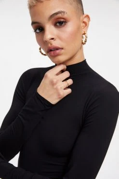 GOOD AMERICAN Tees & Tops SHINE MOCK TURTLENECK | BLACK001