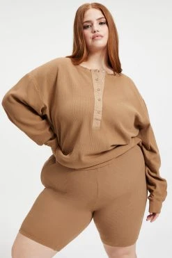 GOOD AMERICAN THERMAL BOYFRIEND HENLEY | PUTTY001 Sweats