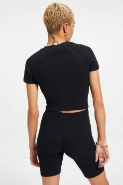 GOOD AMERICAN Tees & Tops THERMAL CROPPED TEE | BLACK001