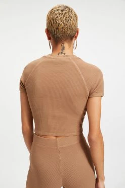 GOOD AMERICAN THERMAL CROPPED TEE | PUTTY001 Tees & Tops