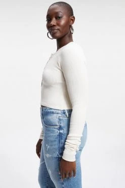 GOOD AMERICAN THERMAL FITTED HENLEY | BONE001 Tees & Tops