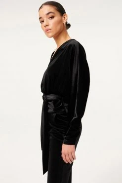 GA-SALE VELVET WRAP TOP | BLACK001 Tops