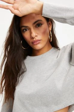 GOOD AMERICAN CROPPED LONG SLEEVED TEE | HEATHER GREY001 Tees & Tops