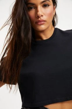 Best deal 🧨 GOOD AMERICAN CROPPED TEE | BLACK001 Tees & Tops ✨ 15 GOOD AMERICAN CROPPED TEE | BLACK001 Tees & Tops