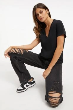 GOOD AMERICAN Tees & Tops CLASSIC V-NECK | BLACK001