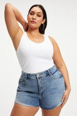 GOOD AMERICAN Tees & Tops FITTED SCOOP NECK TANK | WHITE001