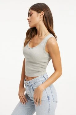 GOOD AMERICAN Tees & Tops FITTED SCOOP NECK TANK | HEATHER GREY001