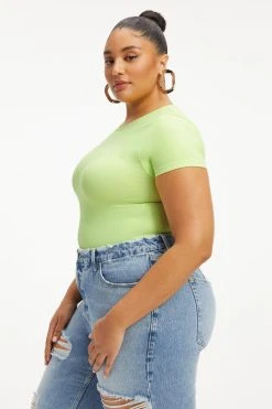 GOOD AMERICAN SO SOFT SCULPTED TEE | KEY LIME001 Tees & Tops