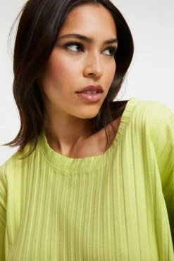 GOOD AMERICAN Tees & Tops RIBBED BOYFRIEND TEE | KEY LIME001