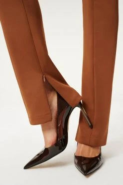 GOOD AMERICAN GOOD WAIST FLARE SCUBA PANT | BURNT CARAMEL002 Leggings & Pants