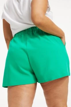 GOOD AMERICAN THE WEEKEND SHORT | SUMMER GREEN002 Shorts & Skirts