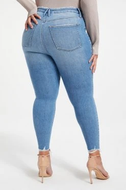 GOOD AMERICAN High Waisted GOOD WAIST CROP W/ CHEWED HEM | INDIGO021