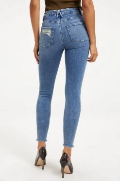 GOOD AMERICAN GOOD WAIST CROP CHEWED HEM | INDIGO020
