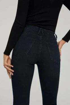 GOOD AMERICAN High Waisted GOOD WAIST CROP RAW HEM | BLUE631