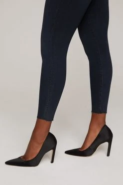 GOOD AMERICAN High Waisted GOOD WAIST CROP RAW HEM | BLUE631