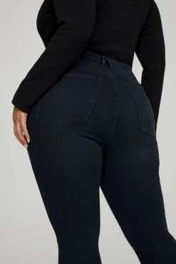 GOOD AMERICAN High Waisted GOOD WAIST CROP RAW HEM | BLUE631