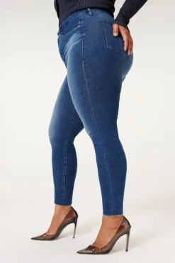 GOOD AMERICAN GOOD WAIST RAW HEM | BLUE867