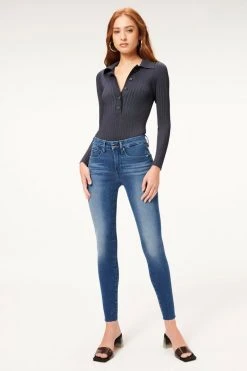 GOOD AMERICAN GOOD WAIST RAW HEM | BLUE867