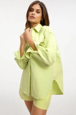 GOOD AMERICAN THE WEEKEND SHIRT | KEY LIME001 Tops