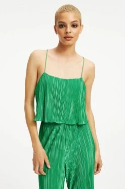Wholesale 🛒 GOOD AMERICAN Tops ALWAYS FITS PLISSÉ CROP CAMI | SUMMER GREEN002 💯 13 GOOD AMERICAN Tops ALWAYS FITS PLISSÉ CROP CAMI | SUMMER GREEN002