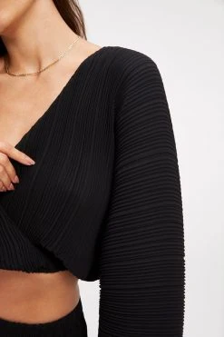GOOD AMERICAN ALWAYS FITS PLISSÉ SCULPTED TOP | BLACK001 Tops