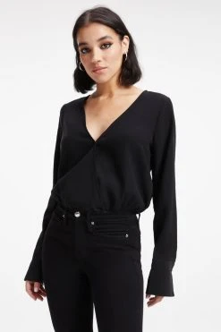 GOOD AMERICAN WOVEN WRAP TOP | BLACK001